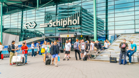 Afbeelding: Nogal hypocriet dat juist Schiphol vlees uitfaseert